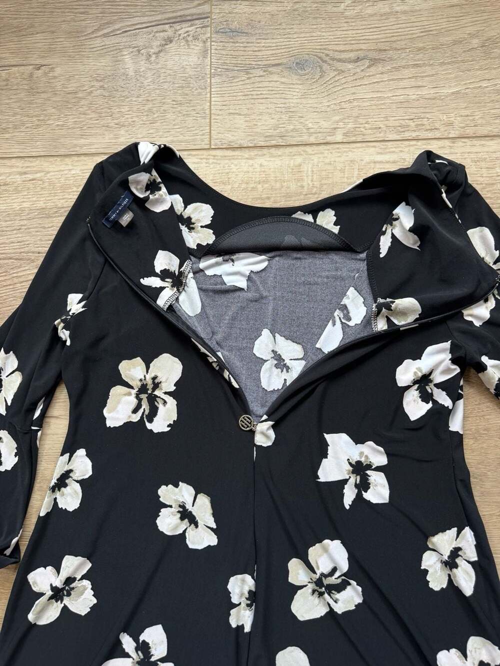 Tommy Hilfiger Floral Shift Dress Bell Sleeve Black White Size 14 Career Party - Picture 5 of 12